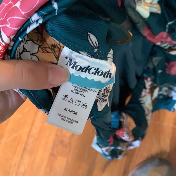 ModCloth Lauren green floral plunge one piece - Picture 12 of 13